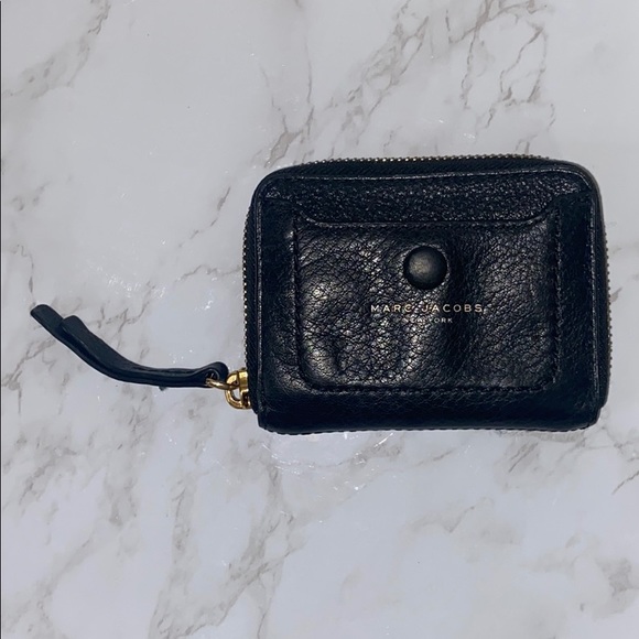 Marc Jacobs Empire City Leather Zip Wallet - Picture 2 of 9